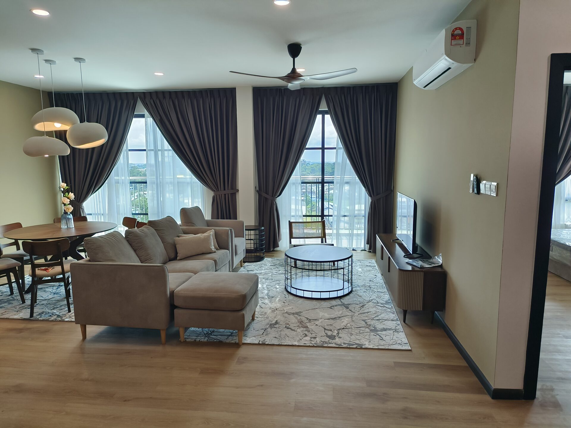 Sapphire on the Park — living room with park view, Kuching